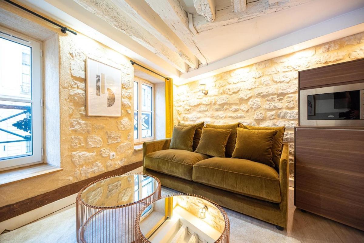 1br#turenne#place Des Vosges * Parigi